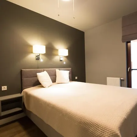 Apartlogy Aura2 78 - Experience Intelligent Living While Travelling *