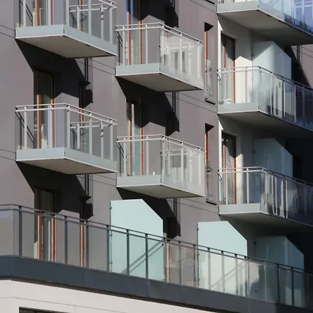 Apartlogy Aura2 78 - Experience Intelligent Living While Travelling Gdansk